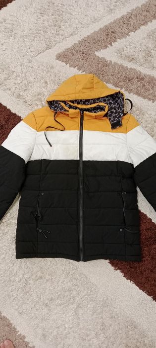 Продам демисезонную куртку