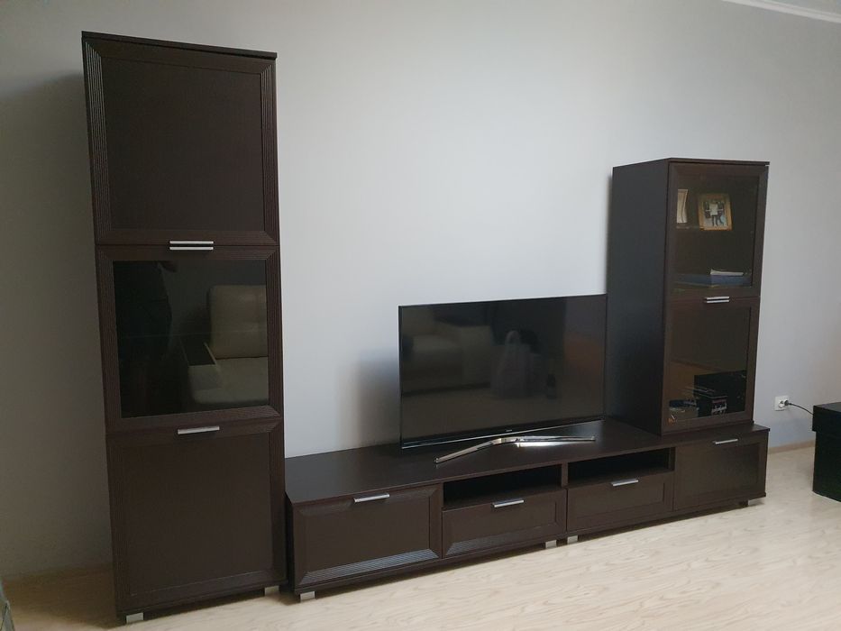 Продам тумбу под тв и два шкафа