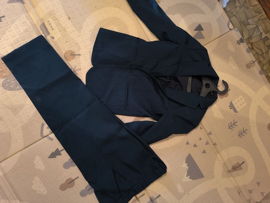 Продам очень много школьной формы