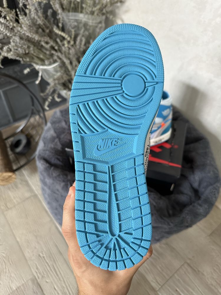 Air Jordan 1 Retro High Off-White University Blue