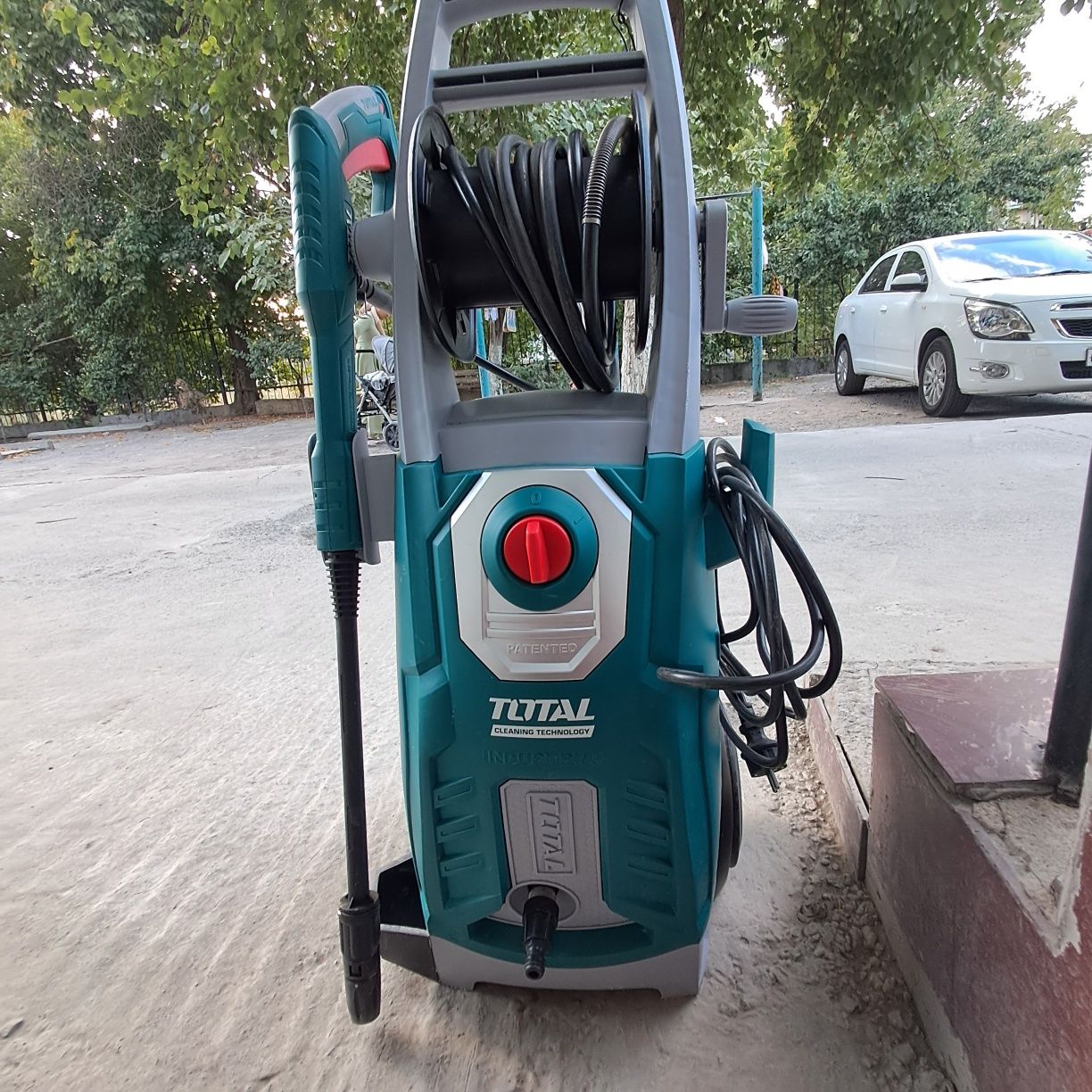 Карчер новый  срочно продам