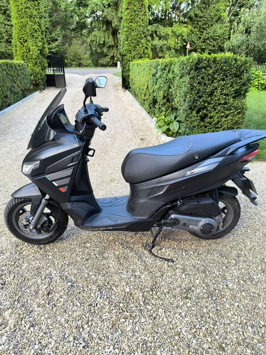 Scuter Aprilia SXR 50 2021