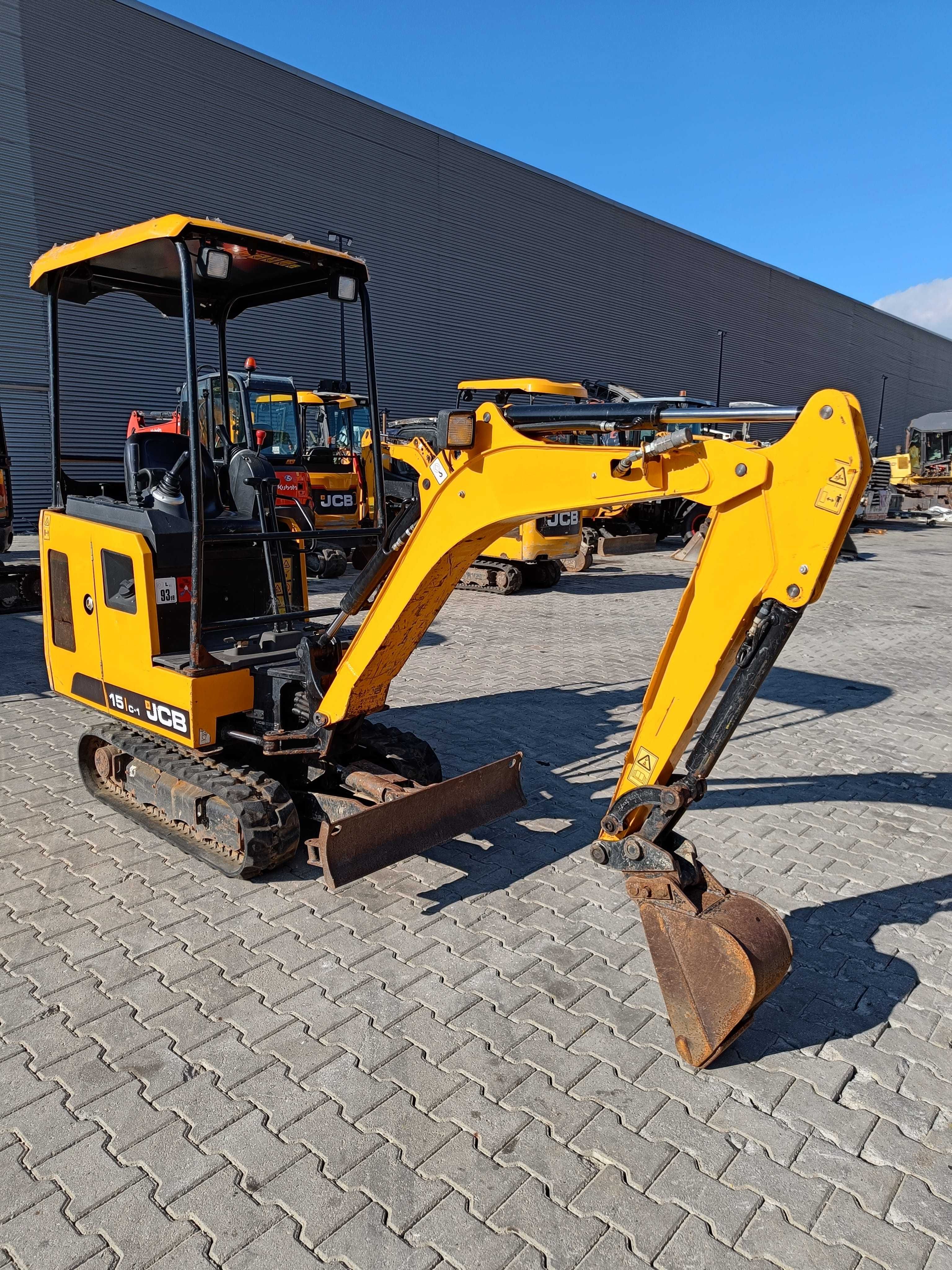 Мини багер 1500 кг JCB 15C-1 под НАЕМ от Рентекс