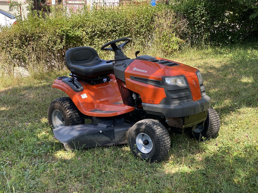 Тракторна Косачка Houqsvarna T38