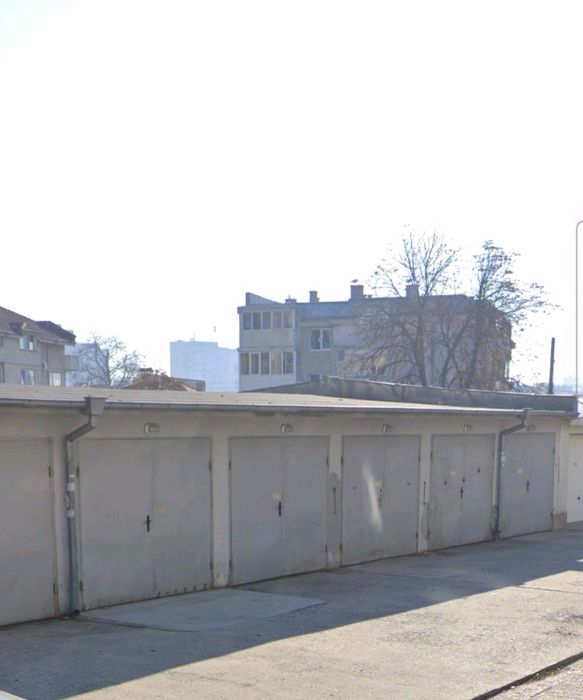 Самостоятелен гараж