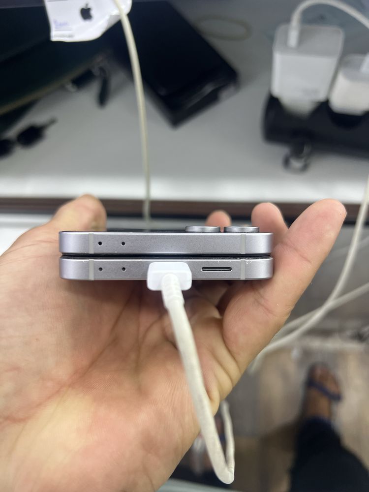 Samsung flip 6 256
