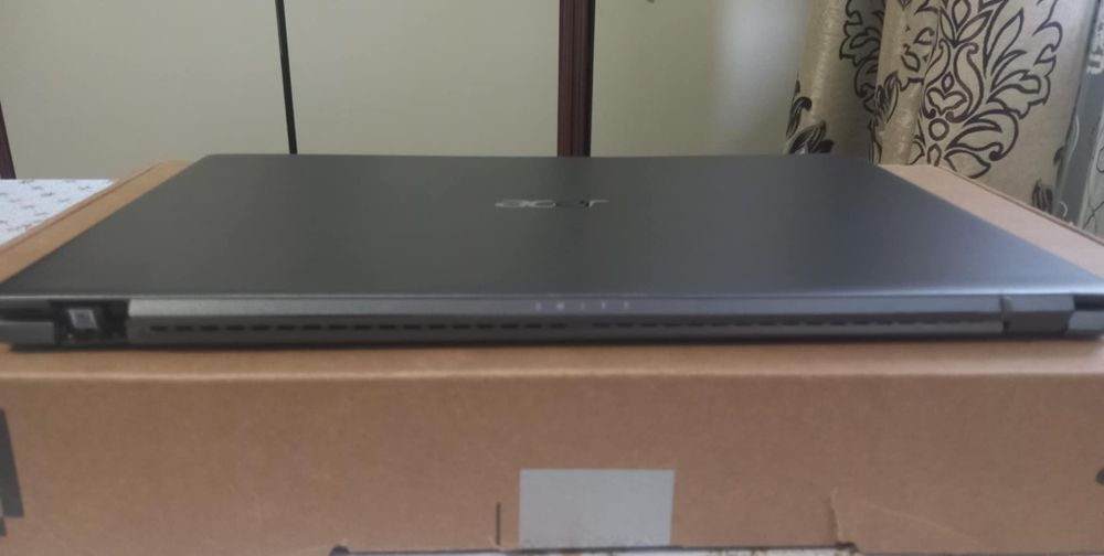 Laptop Acer Swift 3 SF316-51