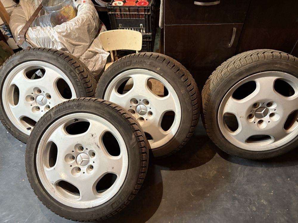 Зимни гумш michelin alpin 6 225 45 17 дот 2023
