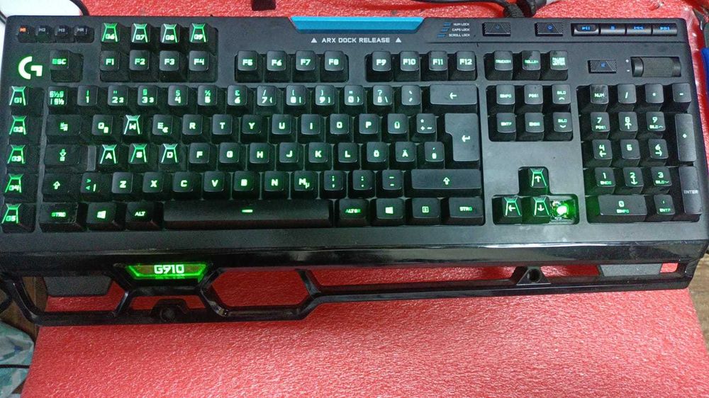 Tastatura gaming logitech G 910 Orion spectrum  cu probleme