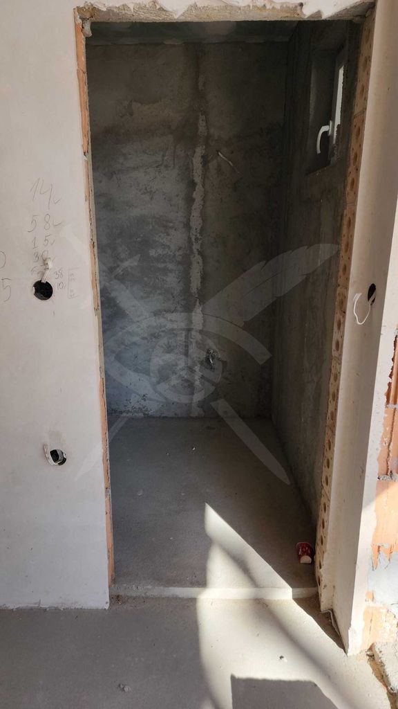 Продава се Тристаен апартамент в Варна, Победа - 112 кв.м за 1295 €/кв.м - Снимка #5