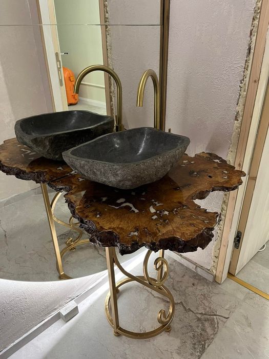 Маси от епокс и масив