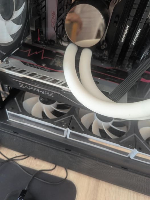 Vând rx 580 8gb dela saphiere