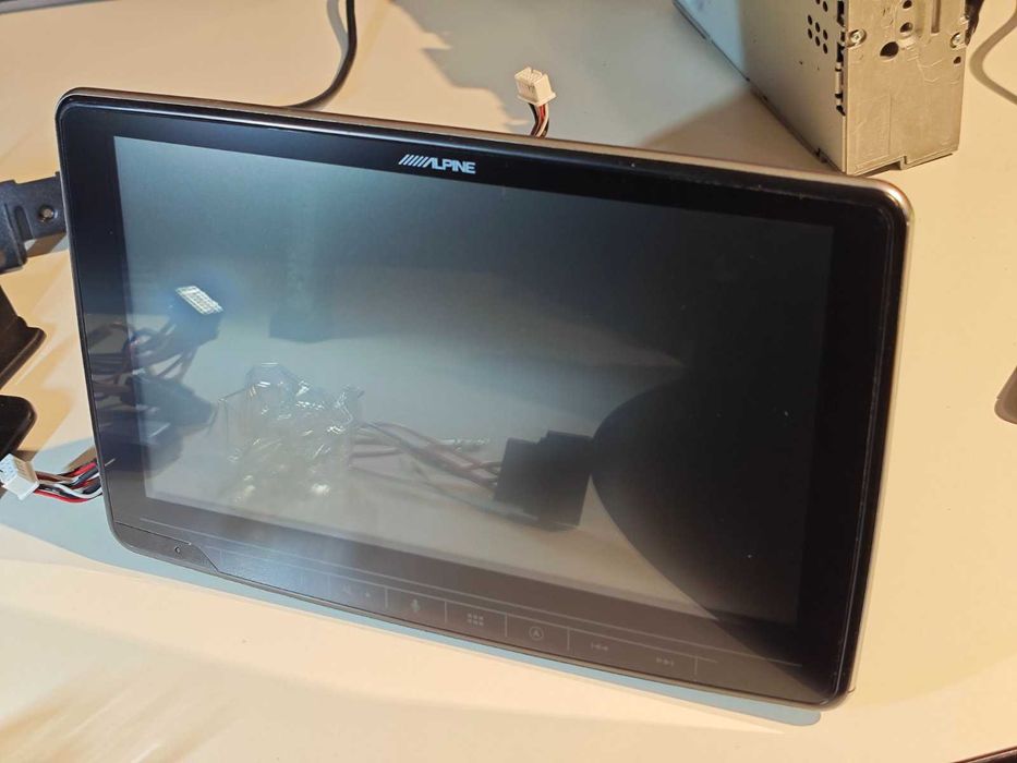 ALPINE HALO9 INE-F904D GPS MULTIMEDIA аудио и мултимедия за коли