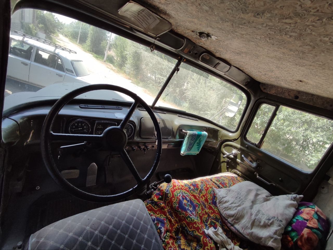 Zil 130 xolati yaxshi 1991 yil aklimator qoʻysa yuradi gazi bor