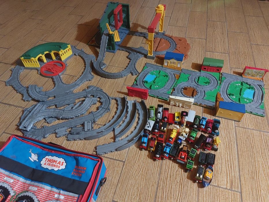 Gara/depou Thomas plus trenuri