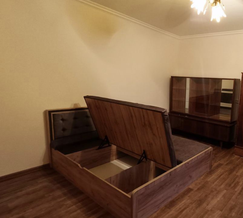 Кровать двуспальная 170*210