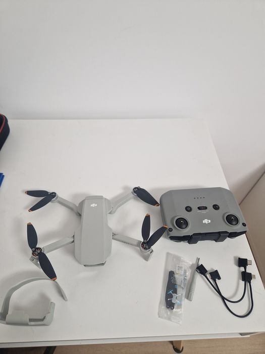Dji mini 2 se. Aproape noua.zburata de 5 ori