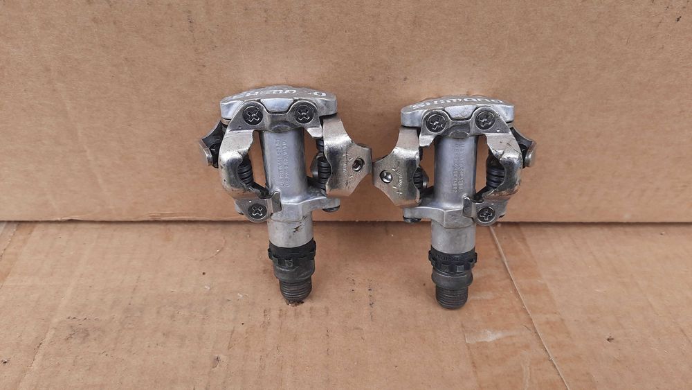 Шосеен велосипед. Автоматични педали.