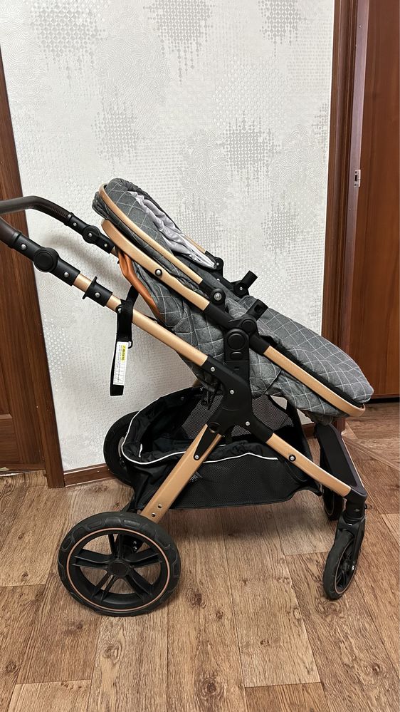 Продается коляска 3 в 1