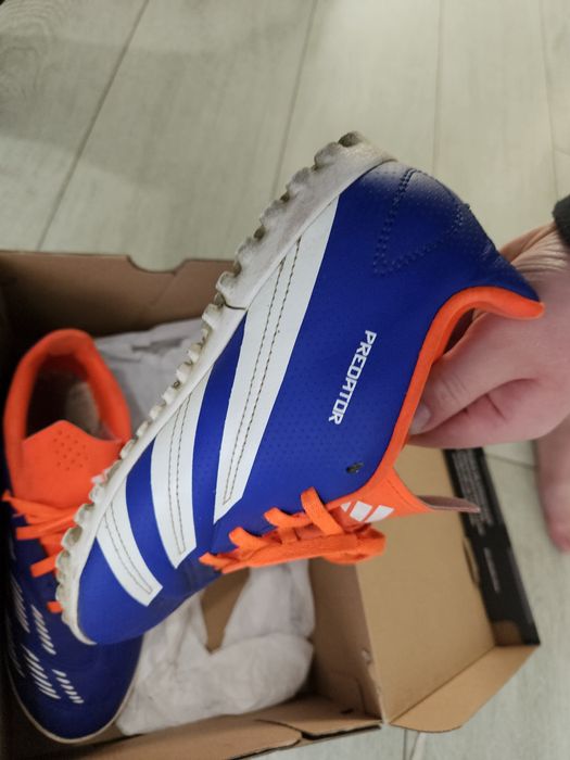 Vând adidas predator de fotbal sintetic/gazon mărimea 39