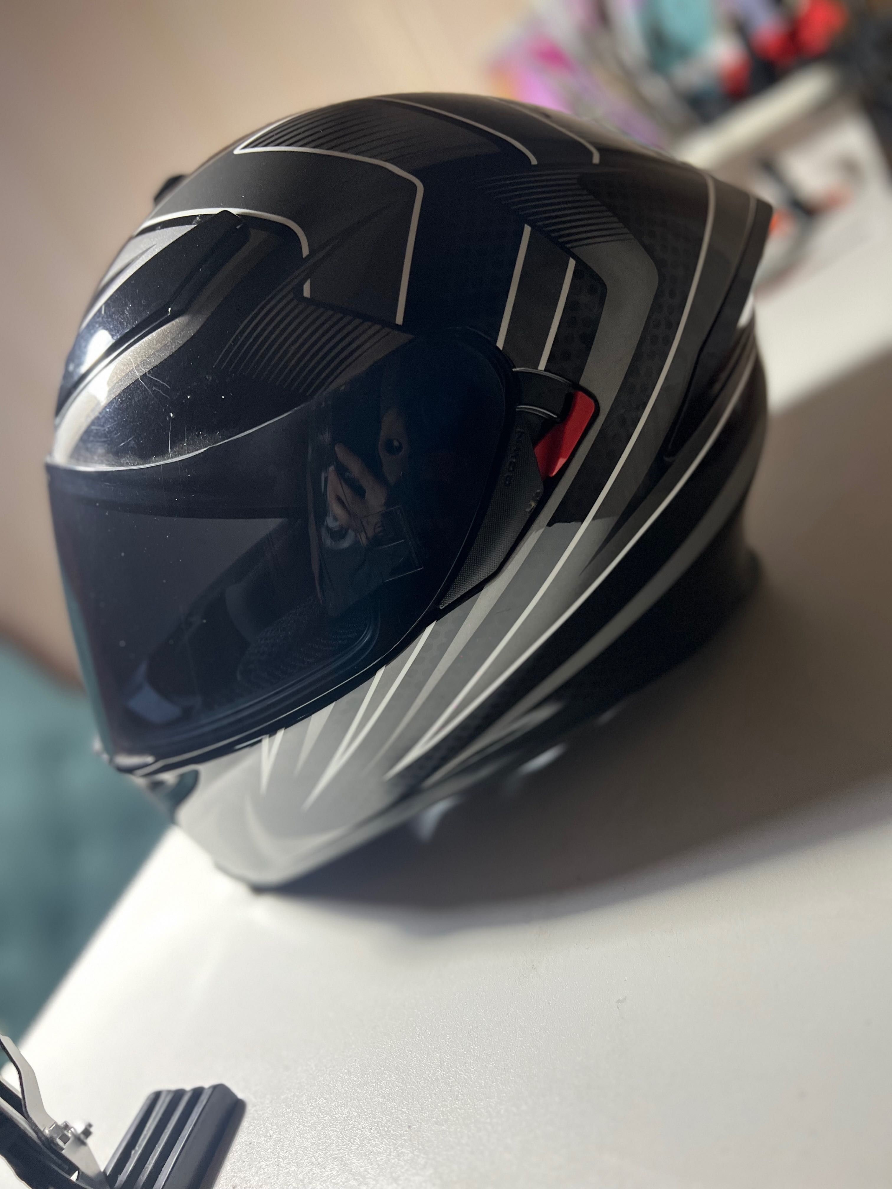 Продам шлем AGV k5