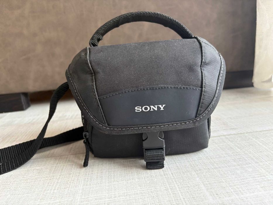 Sony A6000 Mirrorless 24MP + обектив 16-50 mm + аксесоари