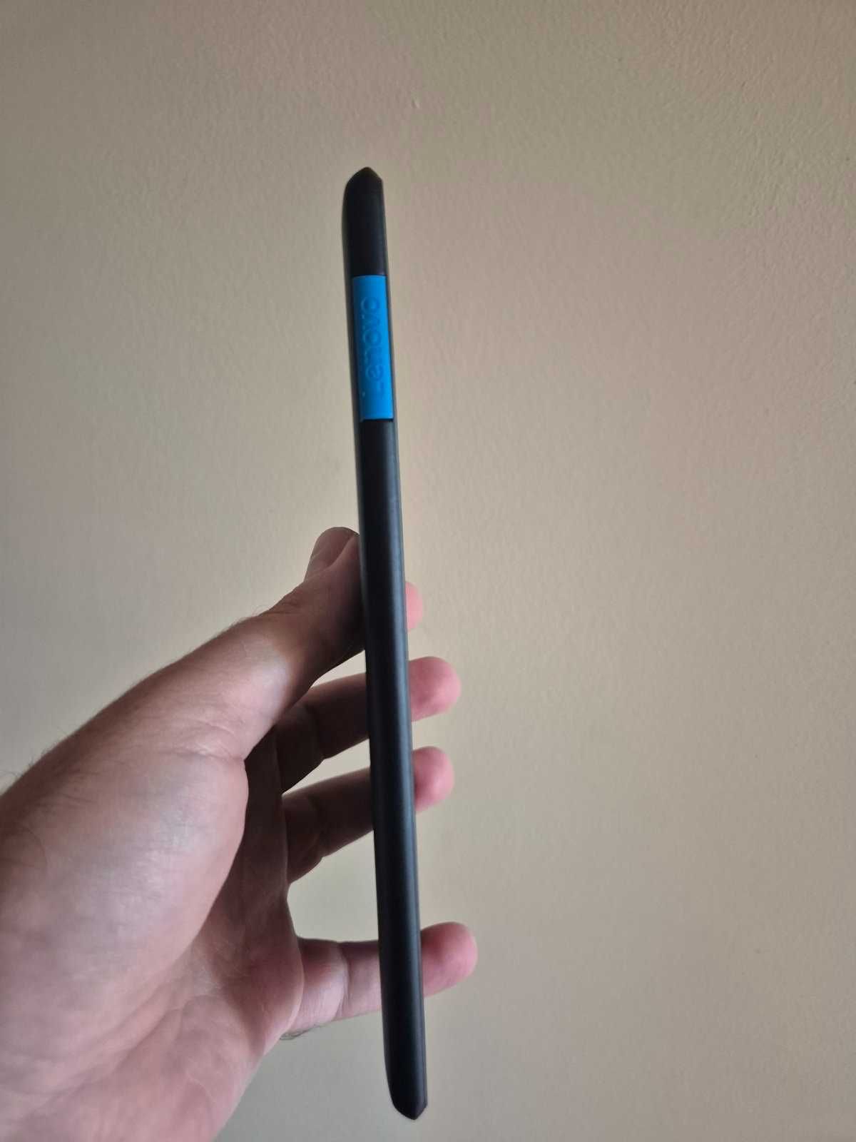Таблет Lenovo TAB 7 Essential (TB-7304F) + калъф + кабел