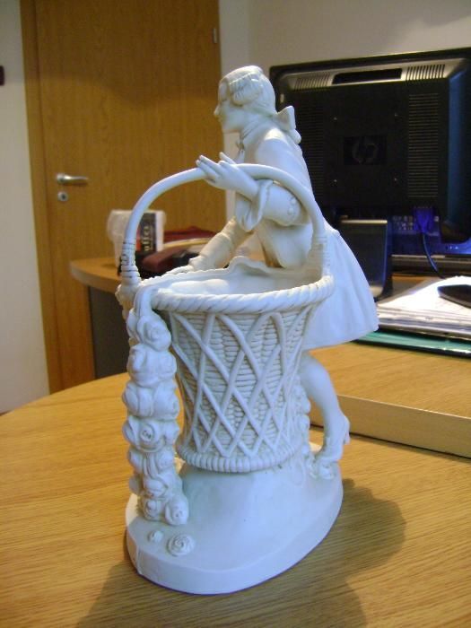 Стара порцеланова ваза 1875 г./hard paste Porcelain Porzellanfabrik He