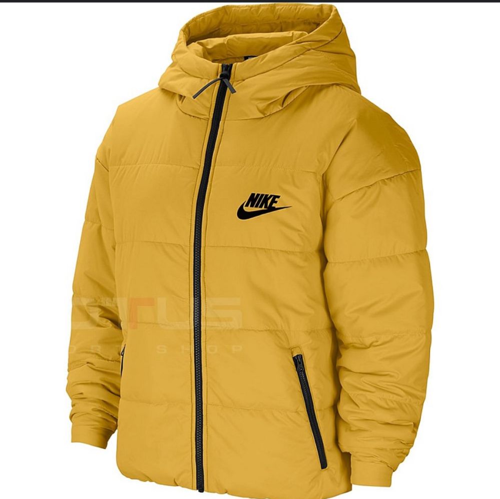 Дамско яке на Nike