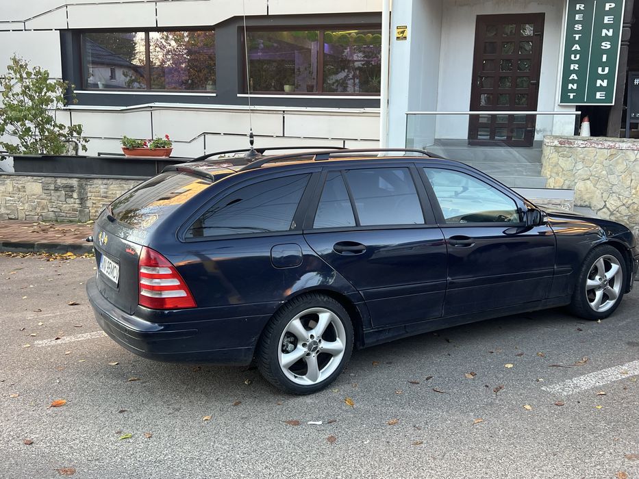 Vand sau schimb pret negociabil