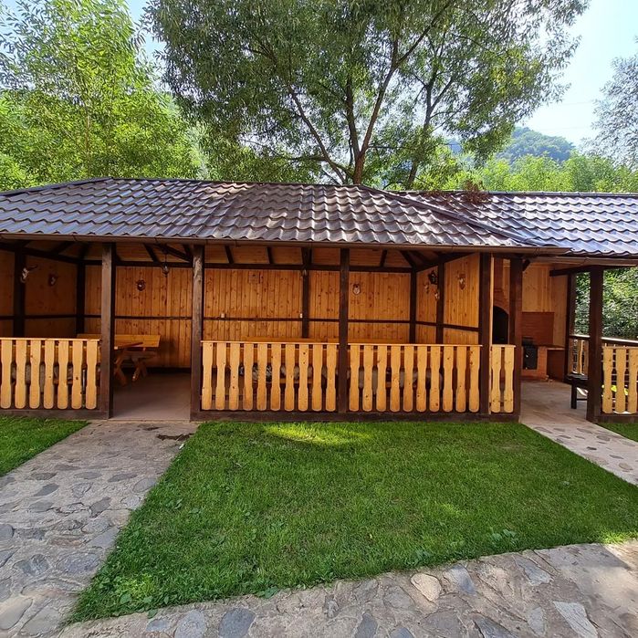Cazare/Cabana/Pensiune cu piscina încălzită
