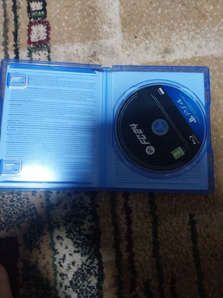 FC24 PS4 la schimb cu Asasin Creed.