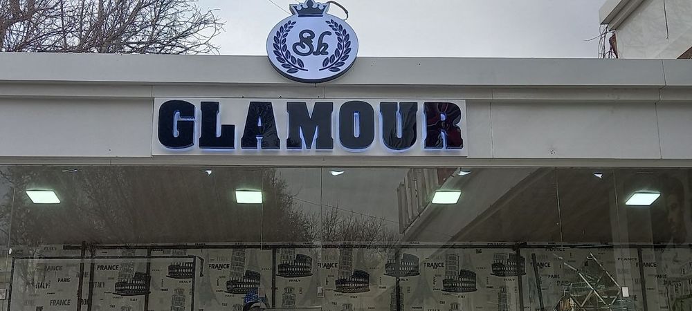 Reklama, banner, bukva