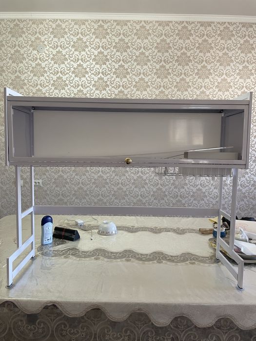 Кухонный шкаф, кухонный гарнитурдың детальі. Сушилка
