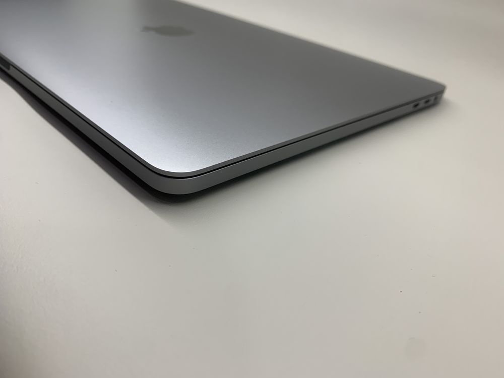 Mac book pro  13.3