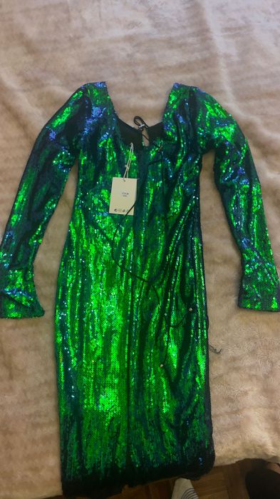 Рокля с пайети зелена