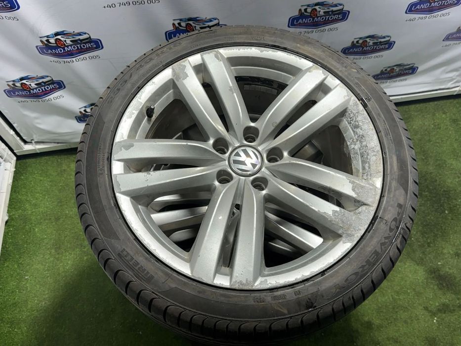 JANTE VOLKSWAGEN R18 / 5x112 / PASSAT B7 / 235/40 R18 95Y / 8JX18HZ ET44 / 3AA601025H+ CAUCIUCURI (X5)