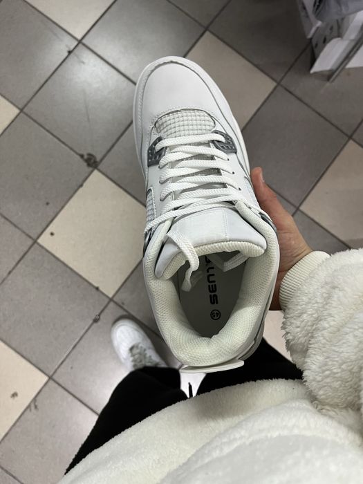 Air Jordan 4 Retro Low