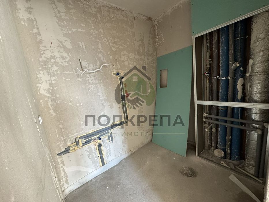 Продава се Тристаен апартамент в Пловдив, Младежки Хълм - 130 кв.м за 1916 €/кв.м - Снимка #6