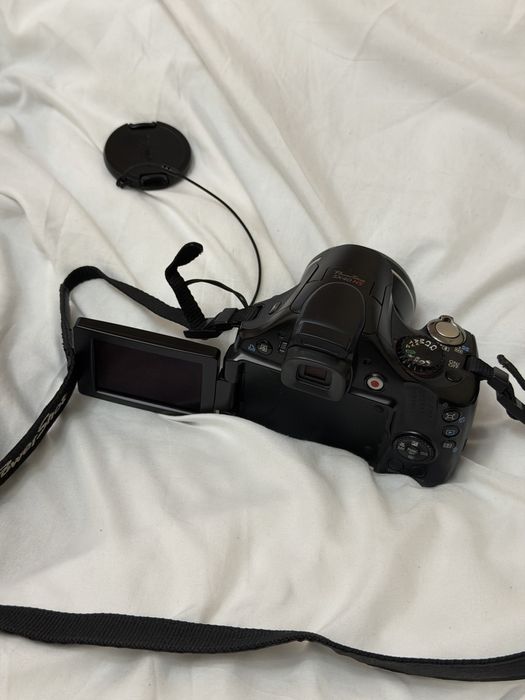 Продается профессиональный фотоаппарат Canon sx40hs