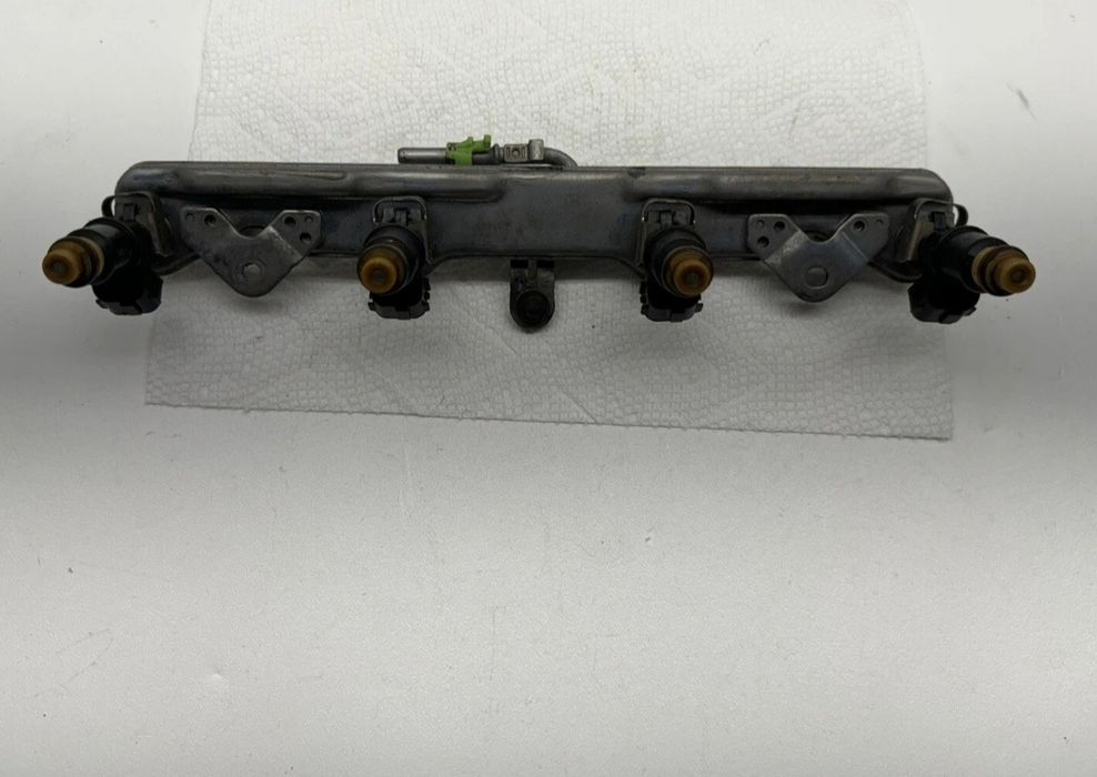 Honda Civic 1.8 L injector
