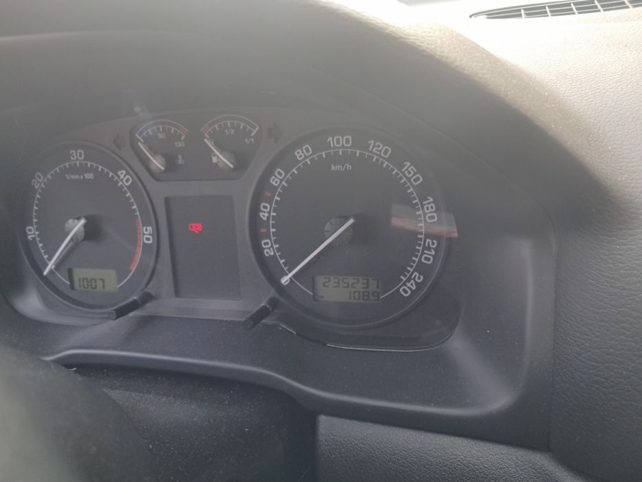 Шкода октавиа  1.9 тди  2003г