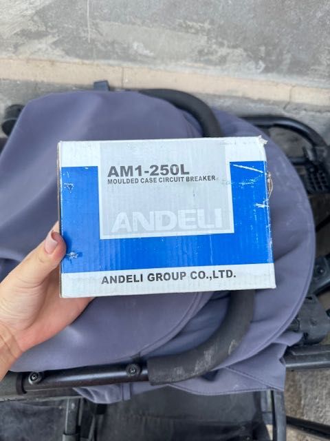 Автоматический выключатель ANDELI AM1-250L 3P 250A.