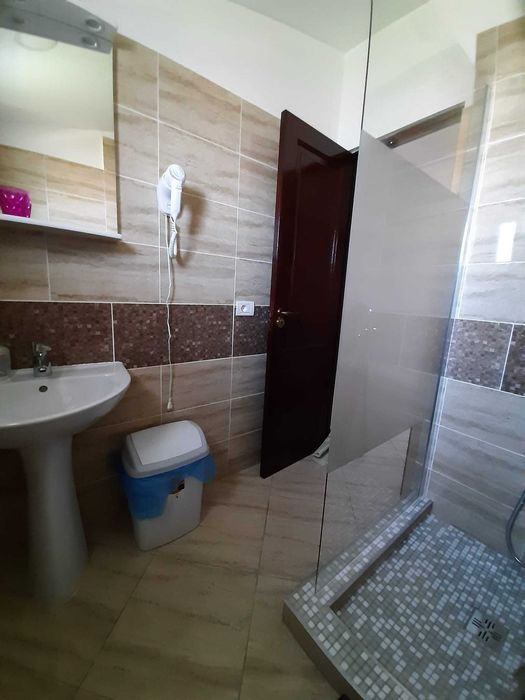 Cazare cu piscina. Se inchiriaza piscina pentru petreceri