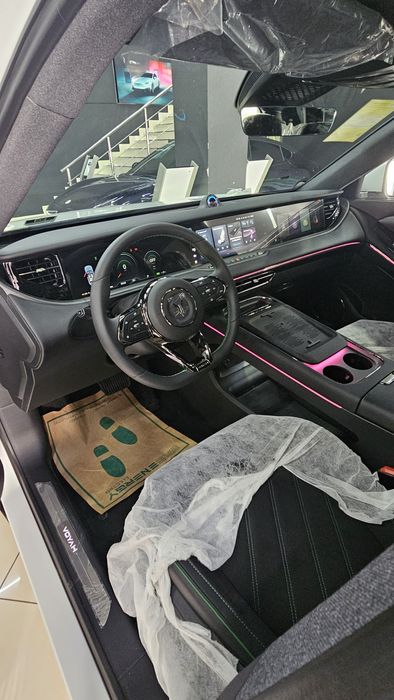 VOYAH FREE REEV 318

> Yili : 2024
> Elektroquvvatda : 318 km 
> Batar