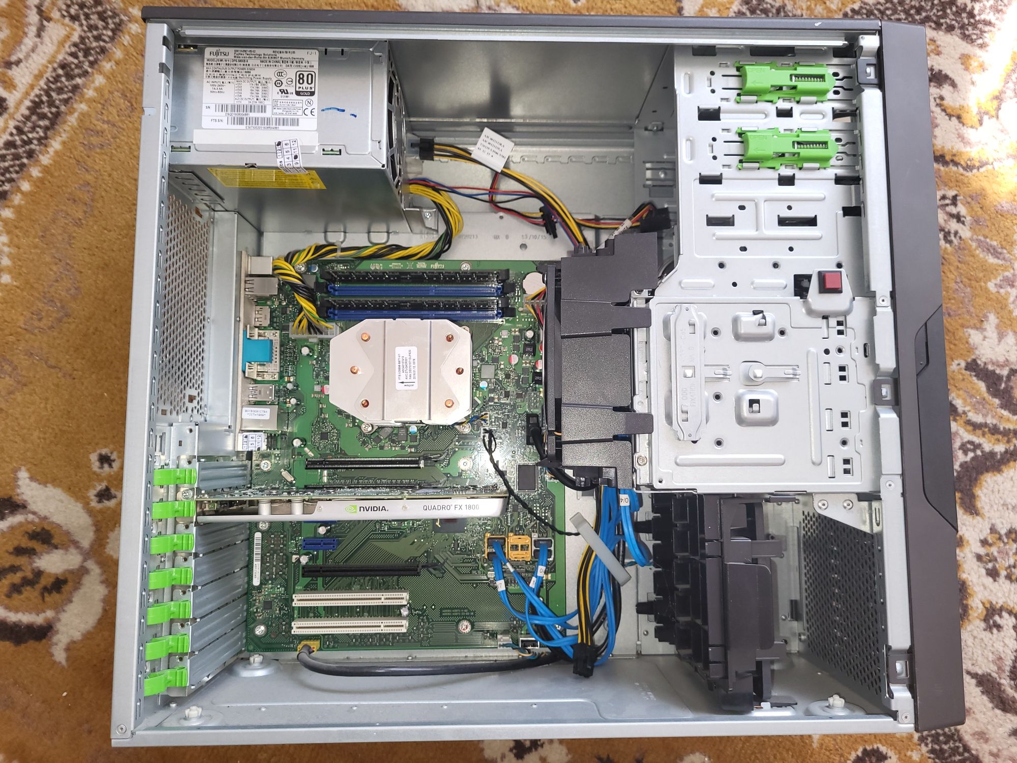 PC Fujitsu CELSIUS W520, Xeon 3.6ghz 8 threads, 16GB ram, 256 GB SSD