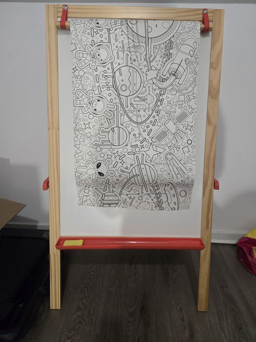 Sevalet Ikea Mala + hartie de colorat