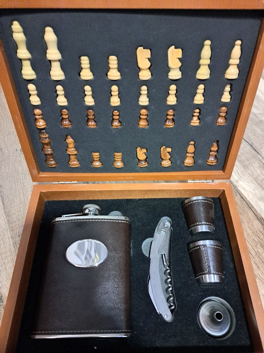 Cutie șah pentru cadou