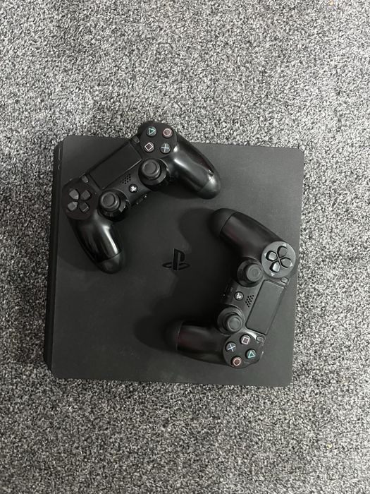 PlayStation 4- 1 TB