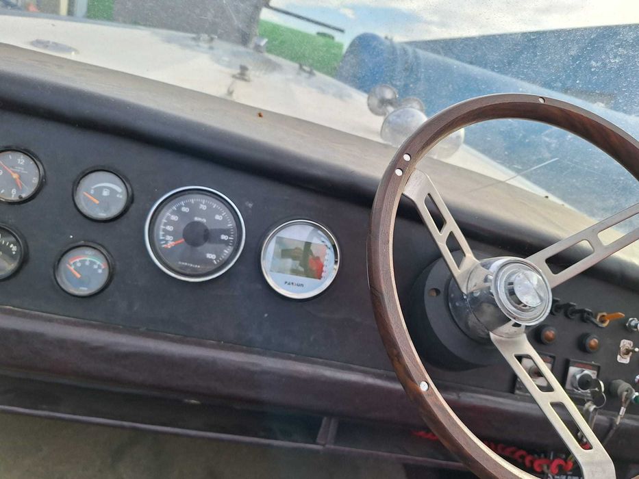 vanzare barca cu motor si peridoc